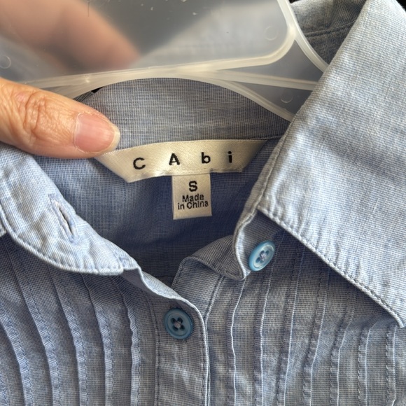 CAbi Chambray Pintucked Button Down Top S Small Style 804 Long Sleeve Blue - Picture 4 of 4
